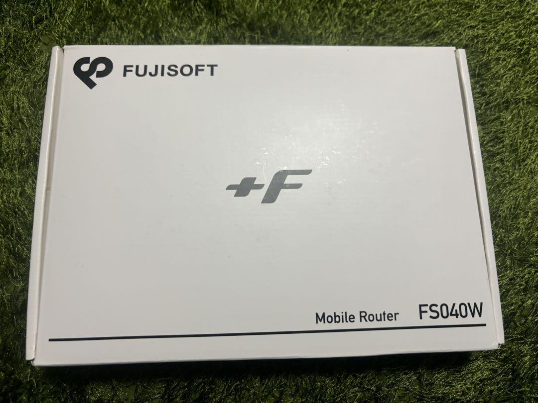 美品　FUJISOFT モバイルWi-Fiルーター FS040W 黒