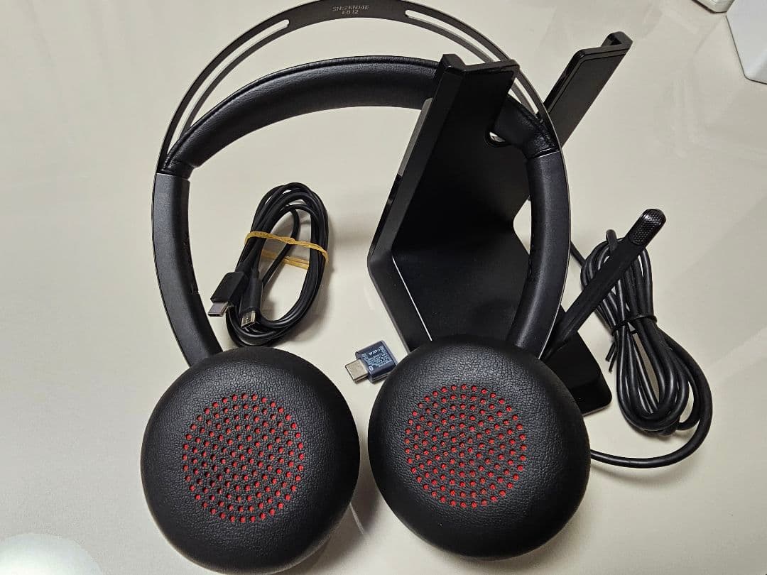 Poly ヘッドセット Voyager Focus2ヘッドホン