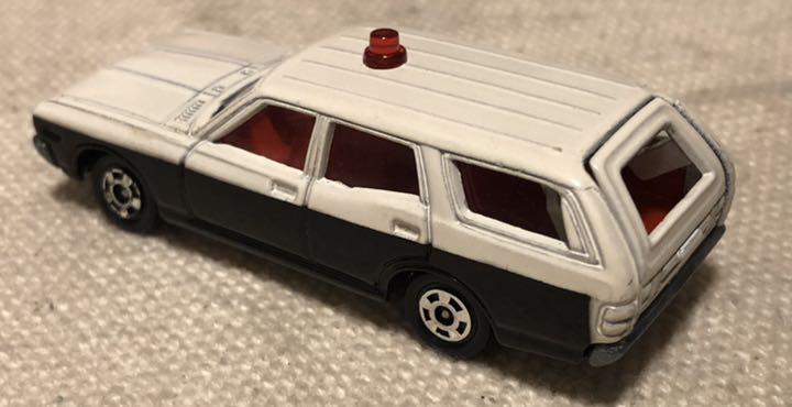 日本製トミカNO.47 ニッサングロリアバン パトロールカー GLORIAVAN