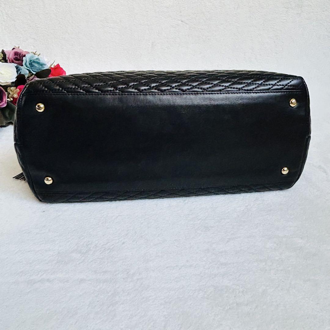 【良品】バリー ハンドバッグ キルティング レザー Bロゴ タッセル ブラック BALLY バリー キルティング ハンドバッグ ブラック ロゴ