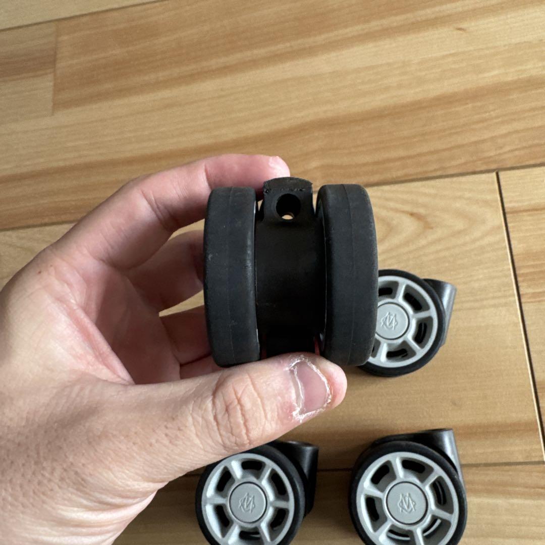 キャスター 4個セット 黒 グレー 約5cm リモワ