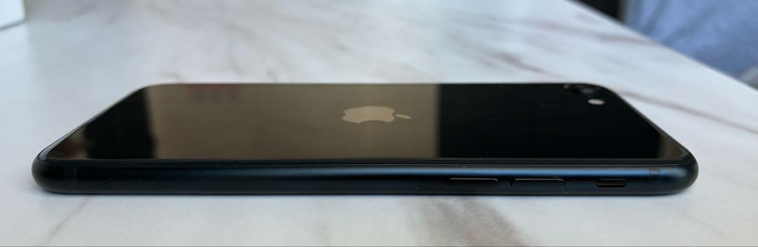 【バッテリー96%】iPhone SE3 256GB ブラック　SIMフリー