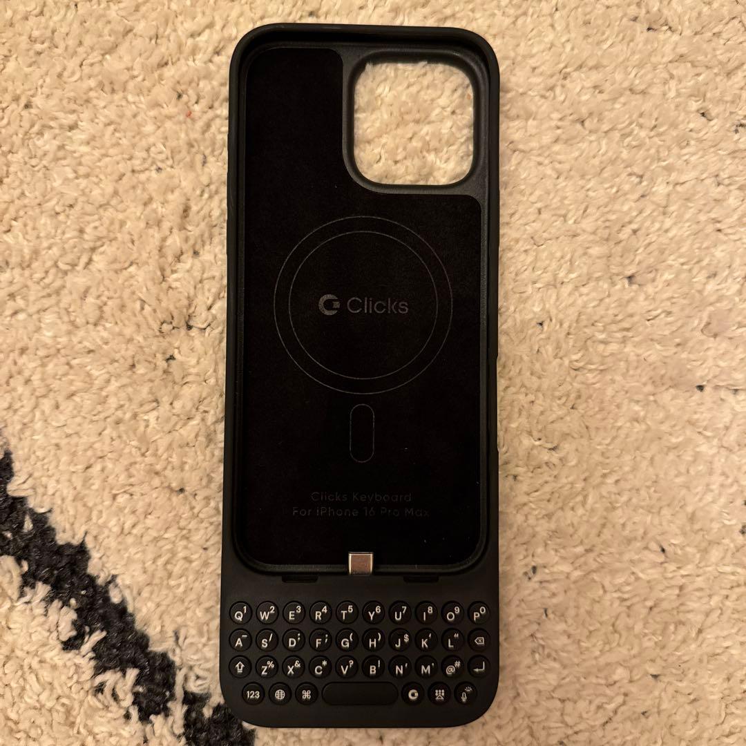 【超美品】Clicks Keyboard iPhone16 ProMax用ケース 【超美品】Clicks Keyboard iPhone16 ProMax用ケース