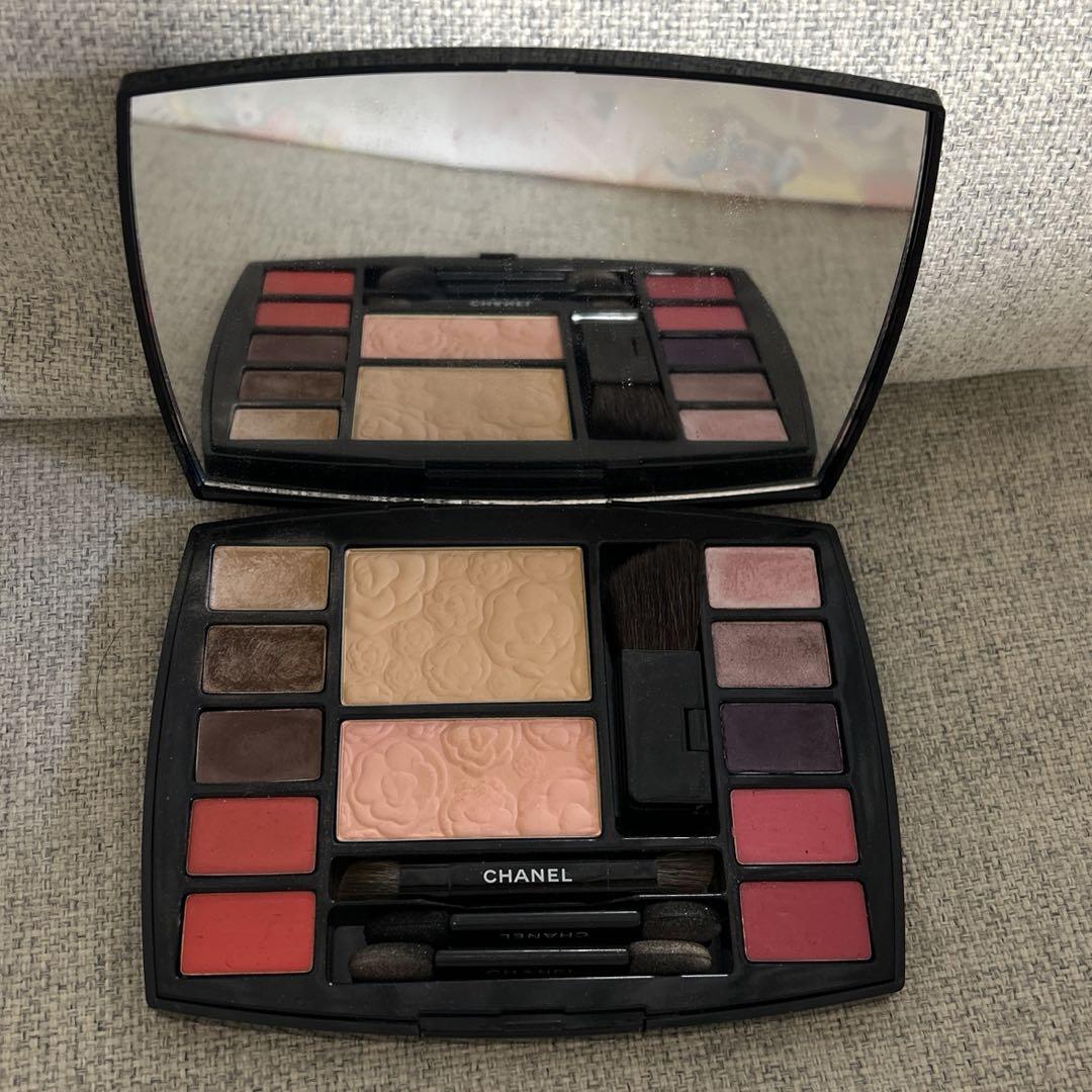 CHANEL アイシャドウ ブラシ付き
