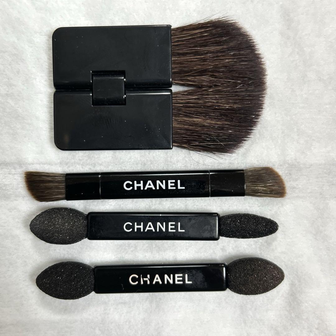 CHANEL アイシャドウ ブラシ付き