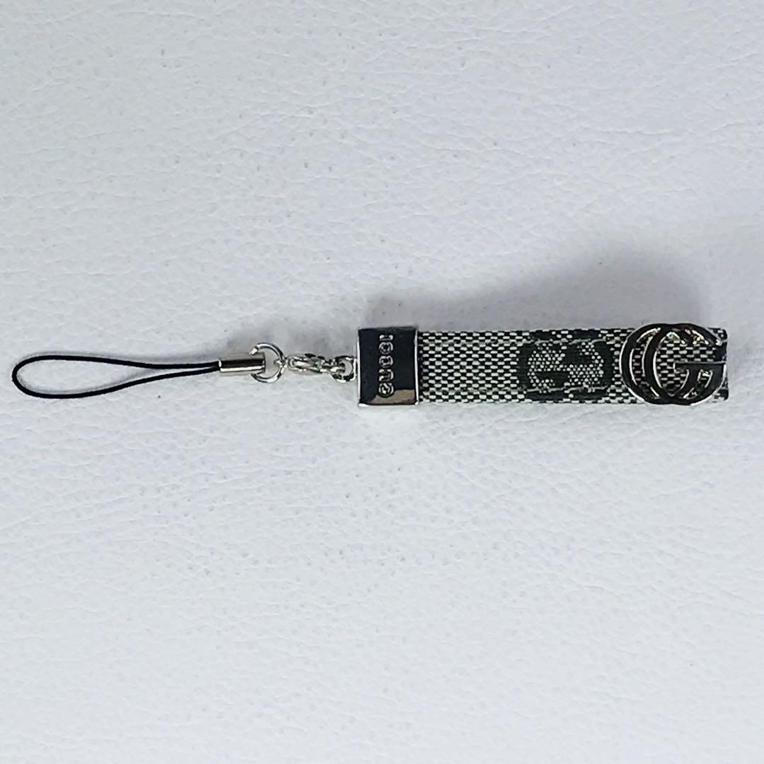 未使用品✨GUCCI グッチ 携帯ストラップ　チャーム GGロゴ シルバー 箱
