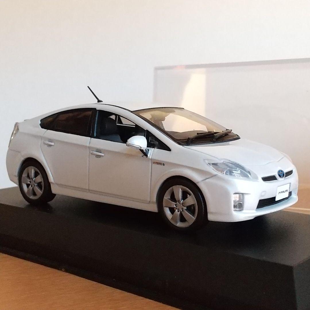 モデルカー ホワイト