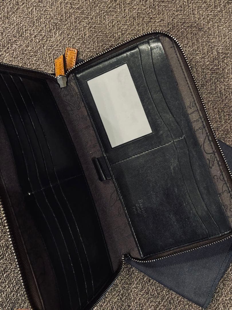 Berluti ベルルッティ ティネオ タリ 長財布 ストラップ付き