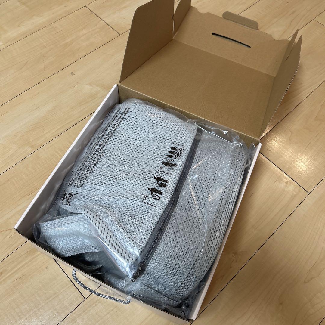 ベビービョルン 抱っこ紐 ONEKAI Air（ワンカイ エアー）　シルバー