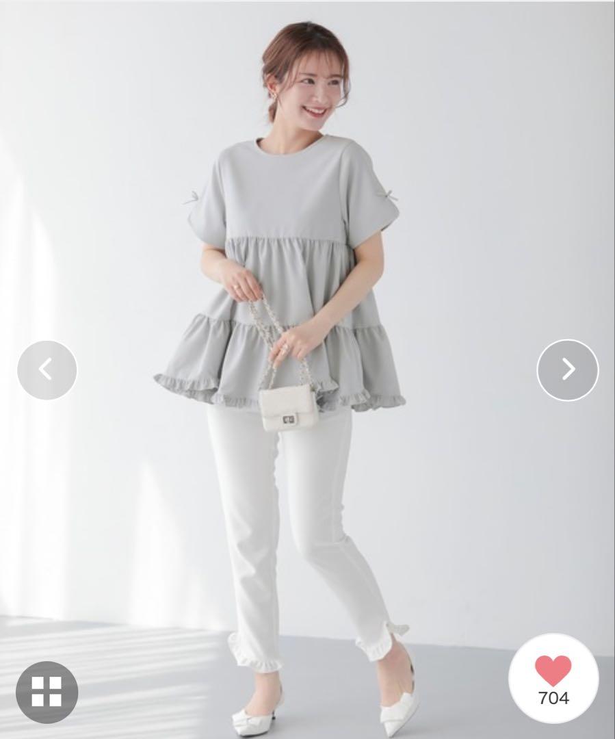 【Fit more】スリットスリーブ裾フリルティアード半袖トップス　ブルーグレー
