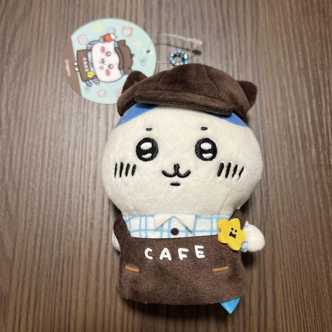 ちいかわ カフェの店員さんマスコット ハチワレ - メルカリ