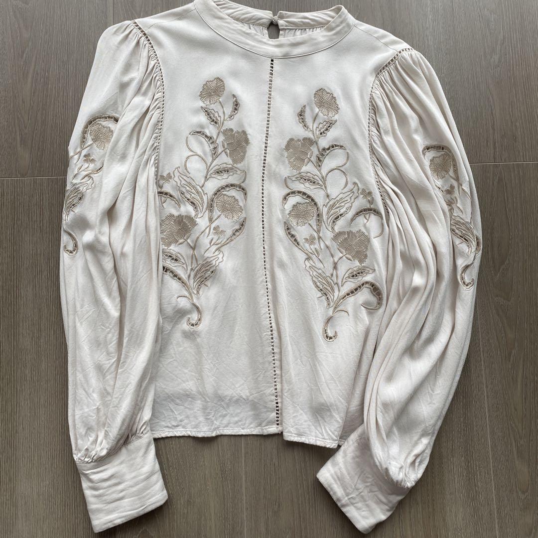 値下げ！AMERI LADY EMBROIDERY PUFF BLOUSE