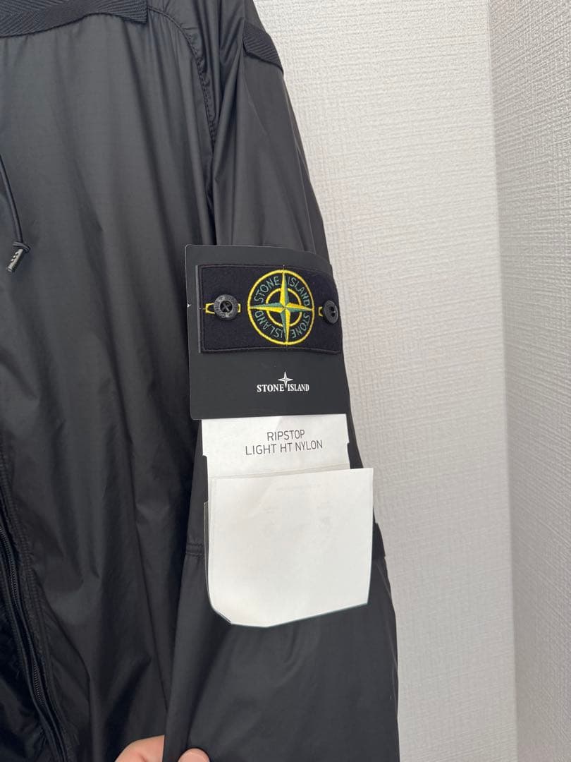 【未使用】25AW ストーンアイランド ナイロンジャケット Ｌ　ブラック