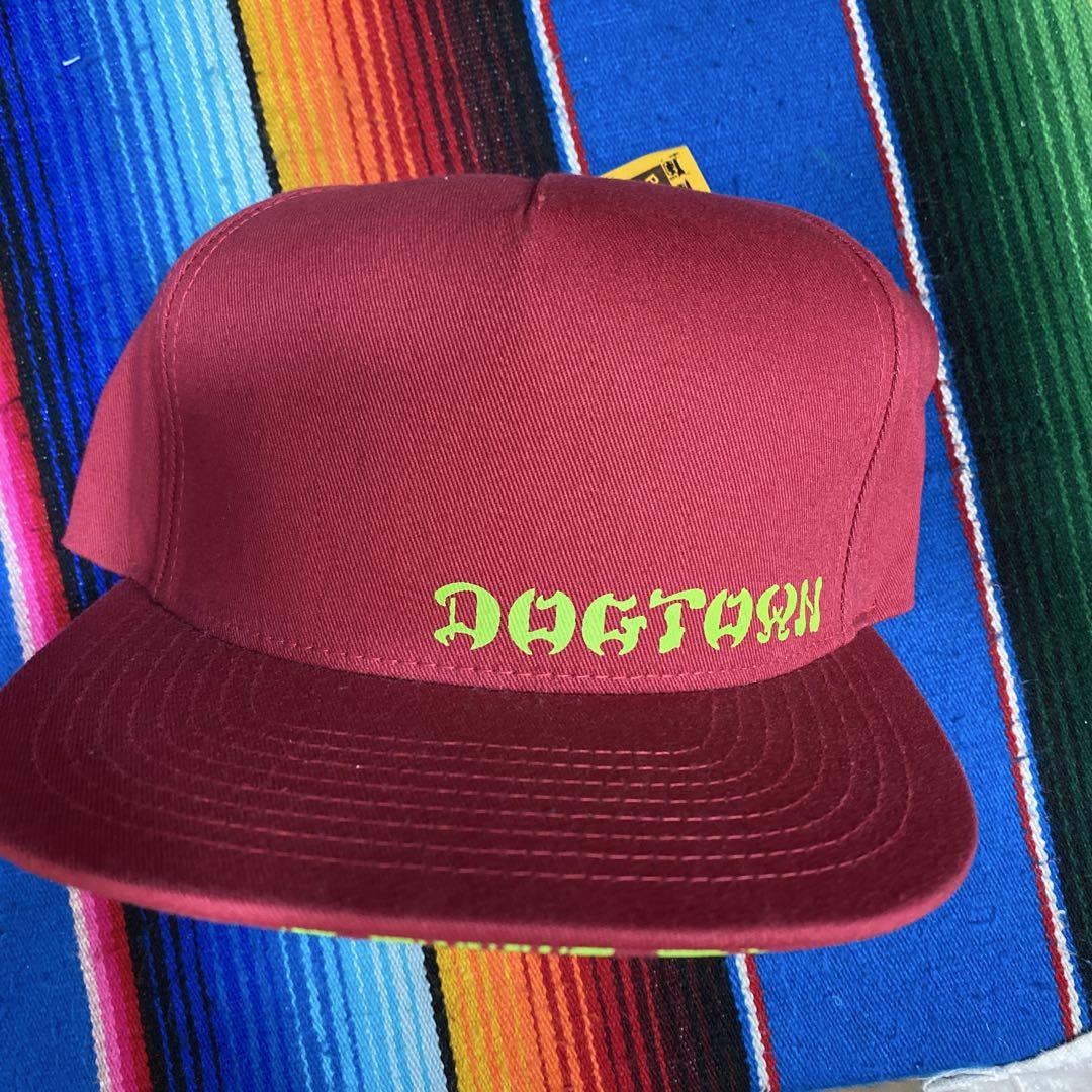 DOGTOWN ロケットコラボ大変珍しいUSモデル赤 スナップバックキャップ