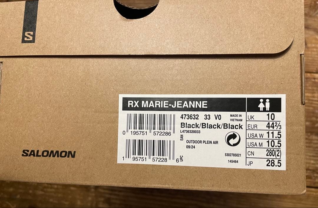 Salomon ブラック
