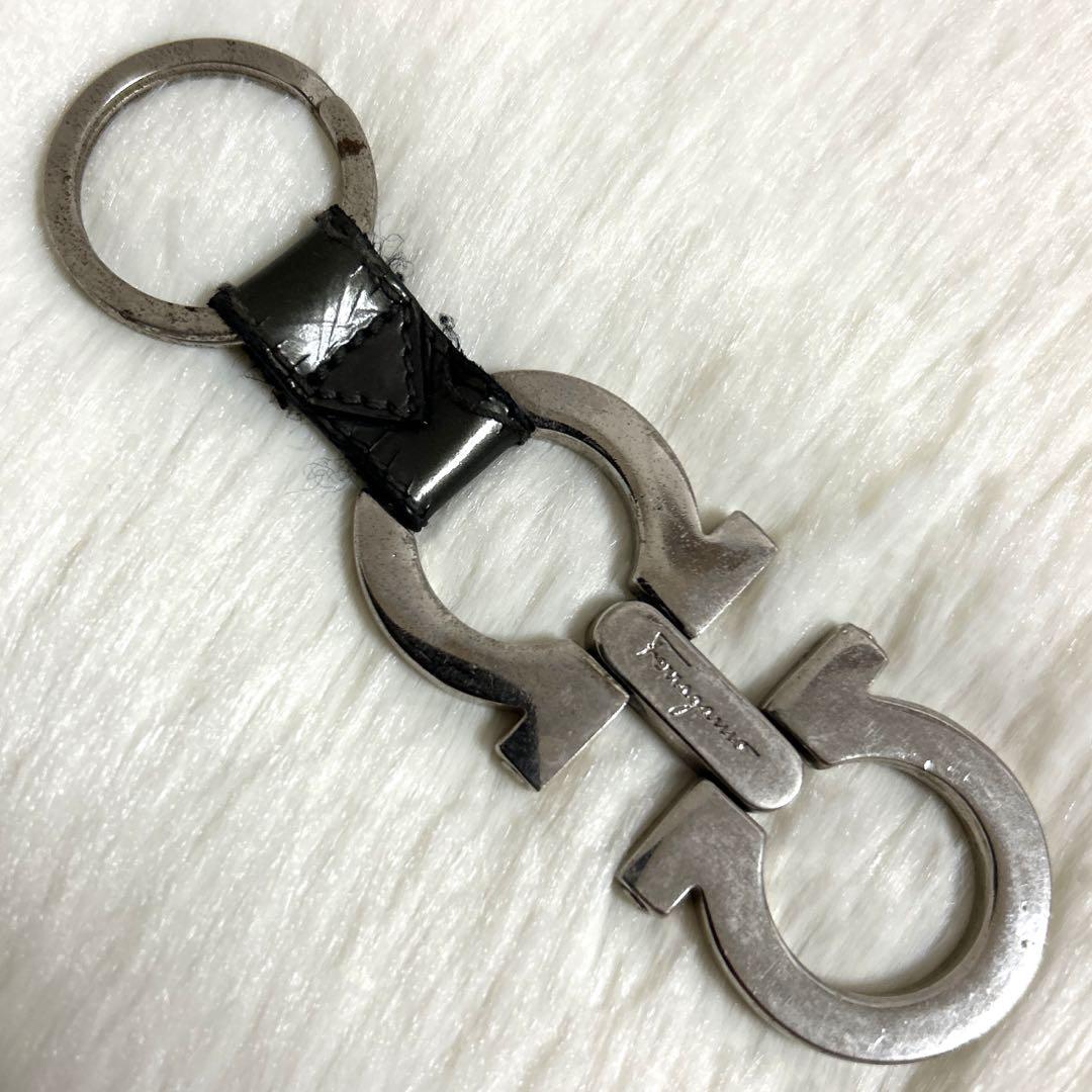 価格は安く フェラガモ Ferragamo ガンチーニ キーリング ブラック レザー 小物
