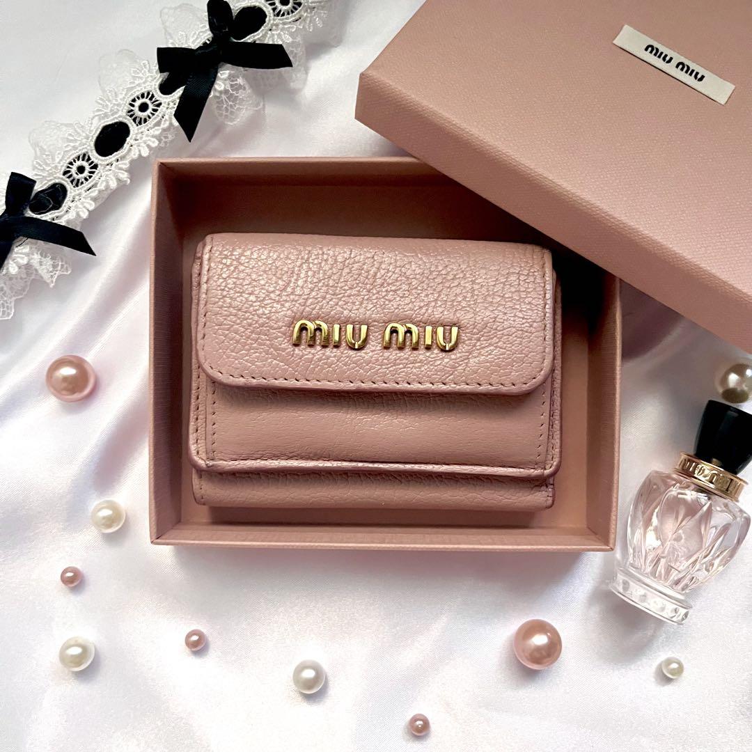 miu miu ミュウミュウ ピンクベージュ 三つ折り財布 箱付き ミニ