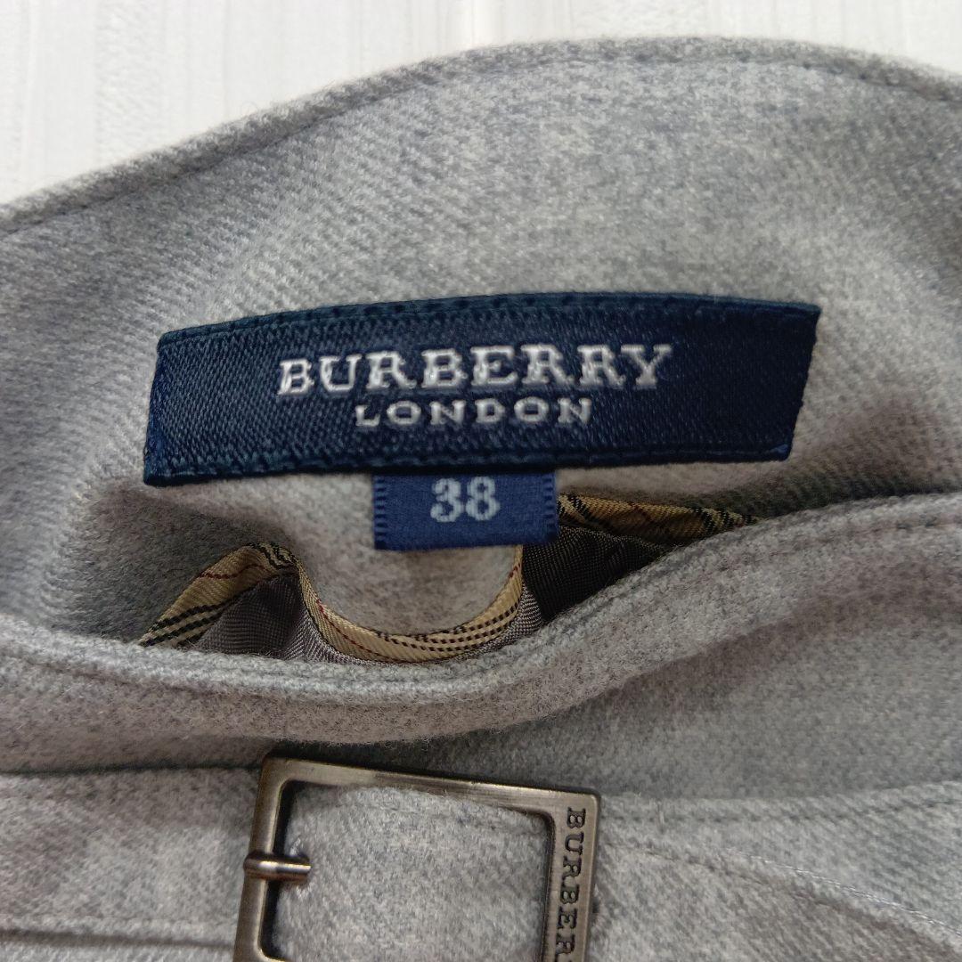 BURBERRY LONDON スカート グレー 無地 プリーツ ひざ丈 未使用 BURBERRY LONDON スカート グレー 無地 プリーツ ひざ丈 未使用