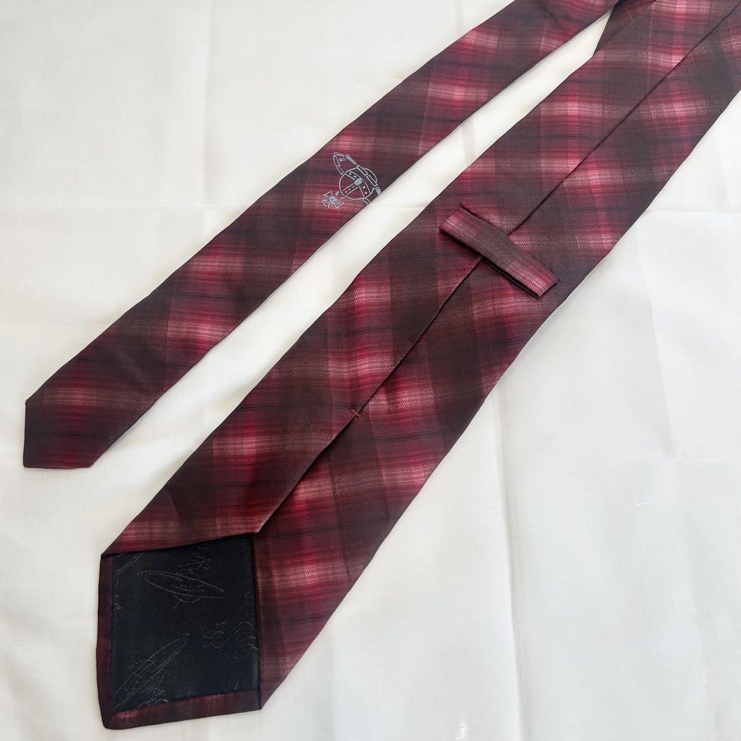 【新品未使用】Vivienne Westwood シルク　ネクタイ　オーブ　赤 美品】Vivienne Westwood チェック オーブ シルク レッド系