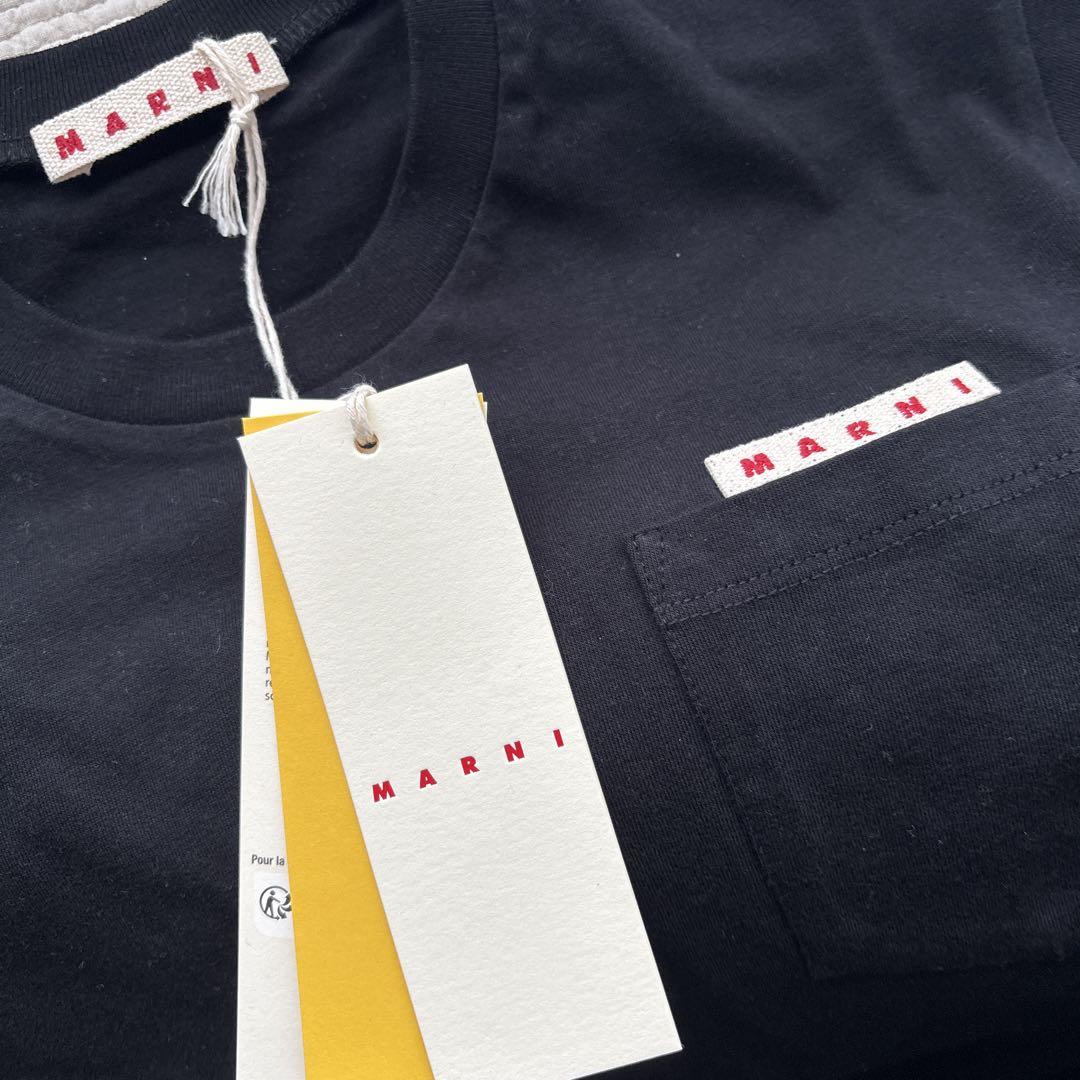 ロゴTシャツ