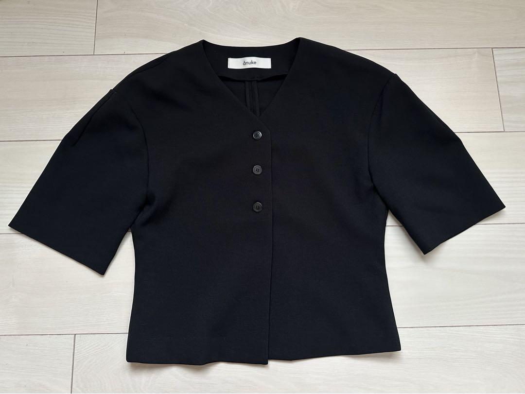 アンヌーク　Vneck Compact Shirts ブラック アンヌークanuke☆Vneck Compact Shirts、ブラック