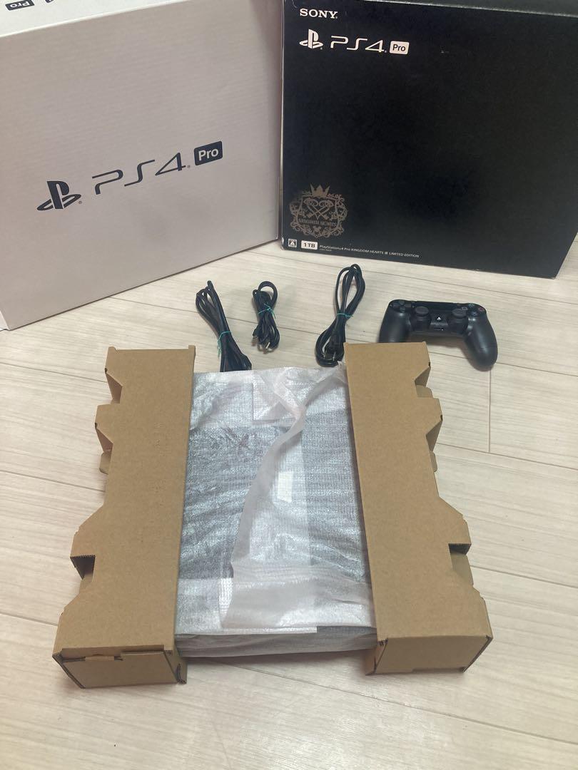 限定PlayStation 4 Pro KINGDOM HEARTS III 15,620円
