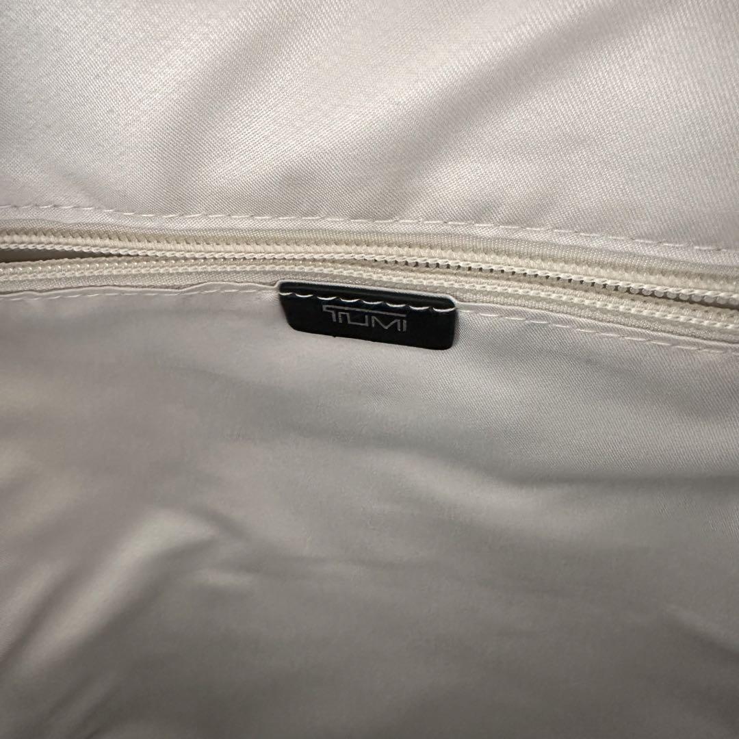 TUMI リュック　ブラックゴールド