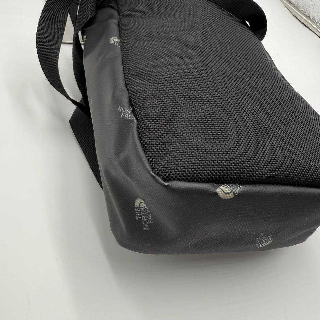 【未使用級】THE NORTH FACE ヒューズボックスポーチ　ショルダー