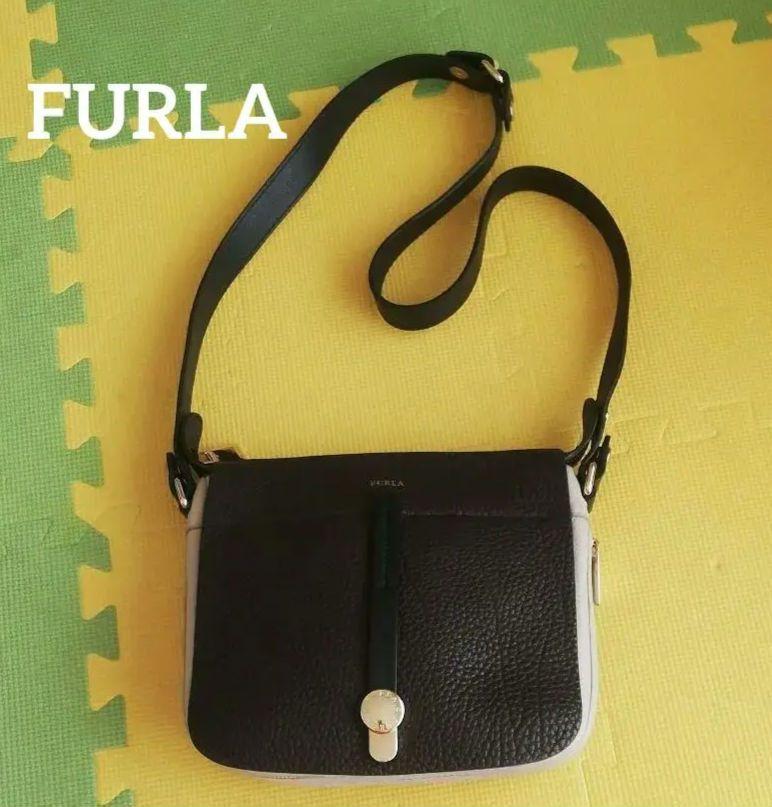 FURLA　ショルダーバッグ　フルラ　バイカラー