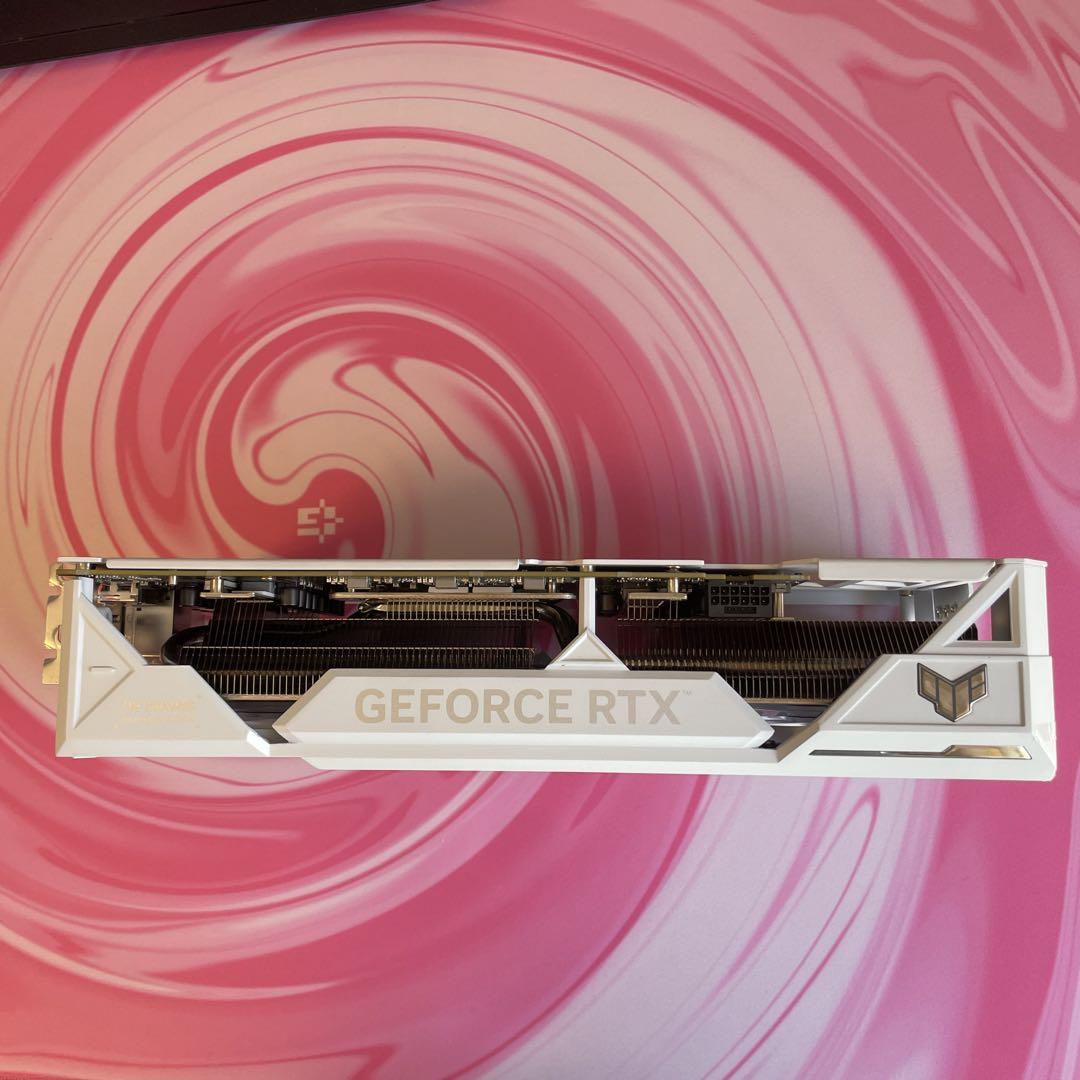 グラフィックボード・グラボ・ビデオカード ASUS TUF RTX4070tisuper White