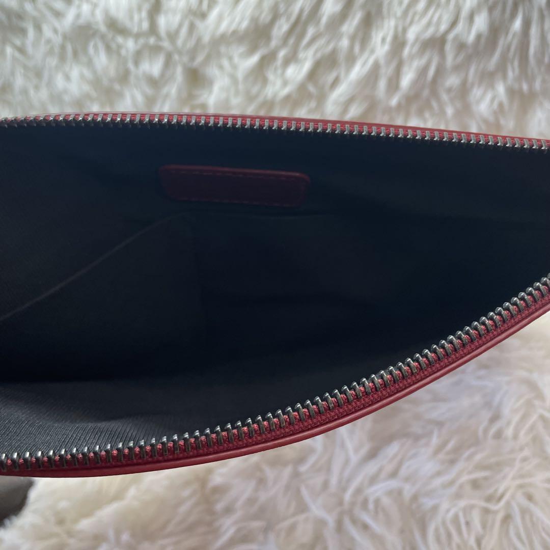 新品未使用✨FURLA フルラ　上質レザー　クラッチバッグ　赤　正規品