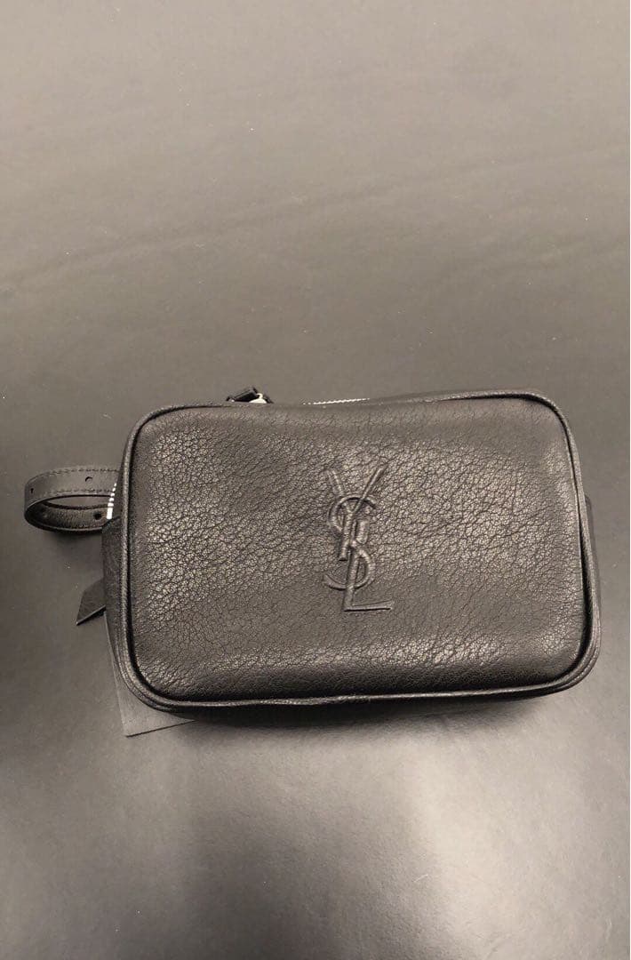 Saint LaurentイヴサンローランYSLルーLOUベルトバッグ黒ブラック