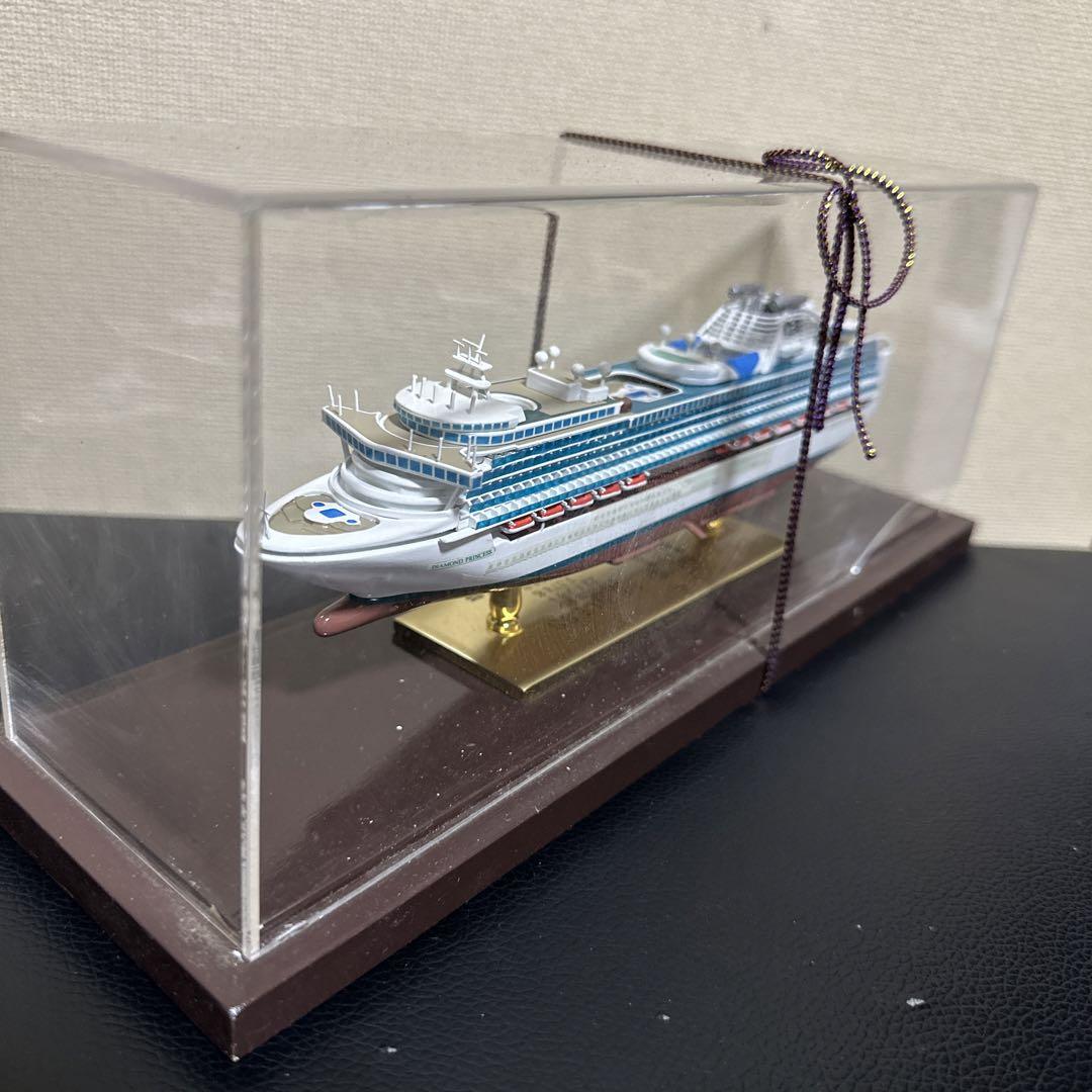 客船ダイヤモンドプリンセスオブジェ