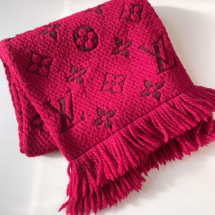 LOUIS VUITTON ロゴパターン マフラー レッド LOUIS VUITTON ロゴパターン マフラー レッド 小物
