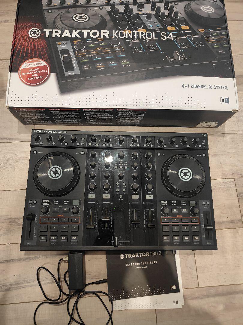 TRAKTOR KONTROL S4 DJコントローラー