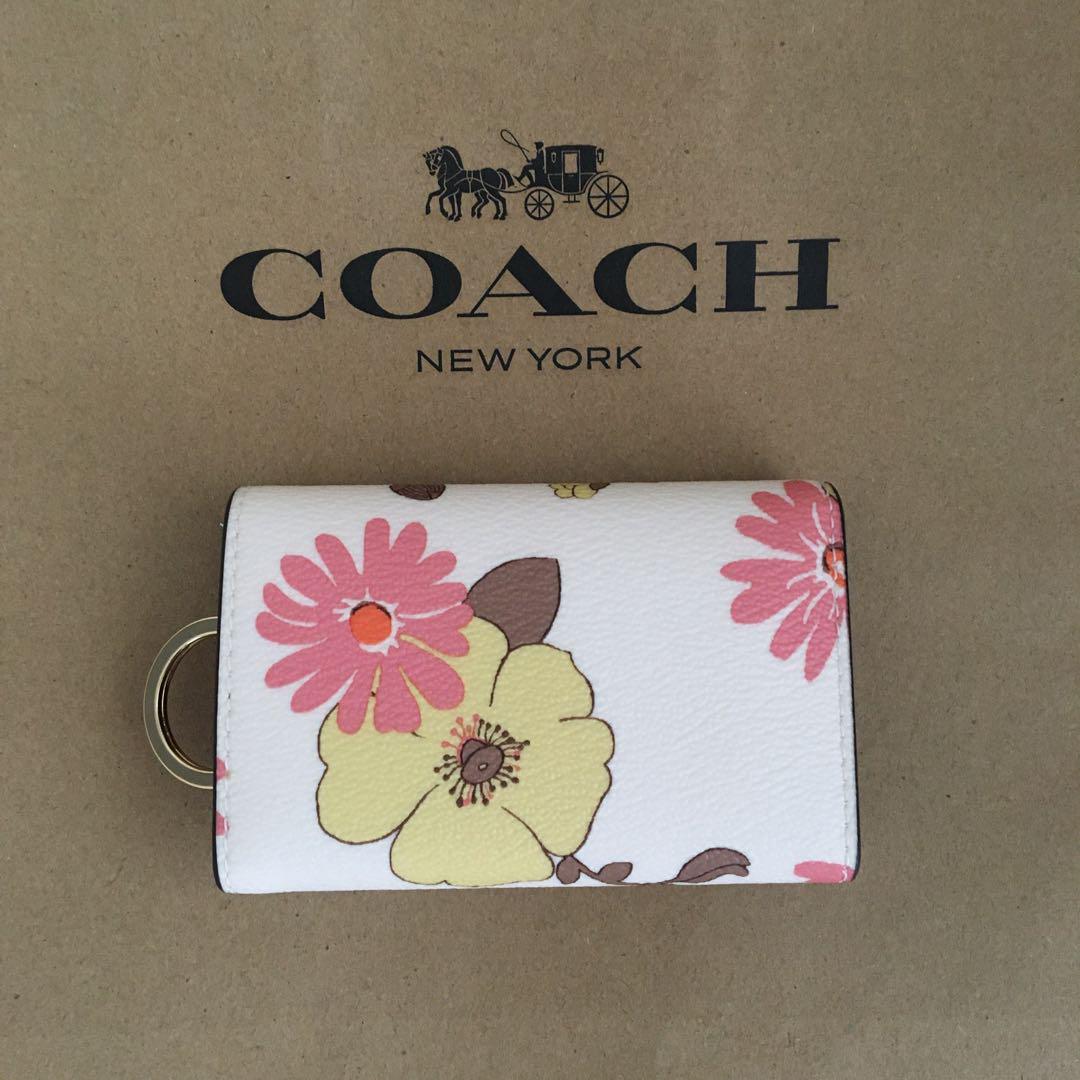 新品★COACH コーチ　定価25,300円　レザー 花柄　5連　キーケース COACH】コーチ レザー ハート フローラル 花柄 フラワー 5連