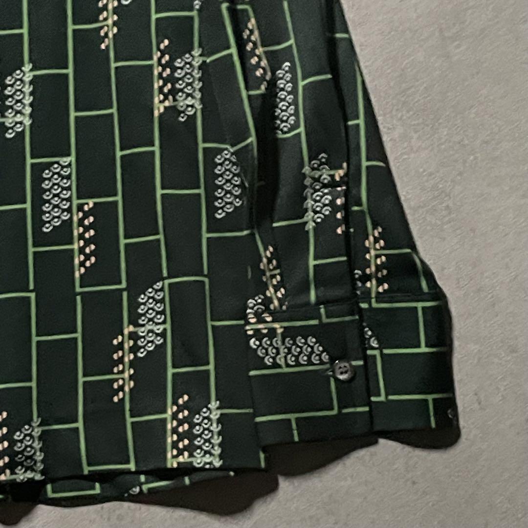 【美品】柄シャツ　ハーフボタン　サラサラ素材 オープンカラー　ヒッピー　S 緑