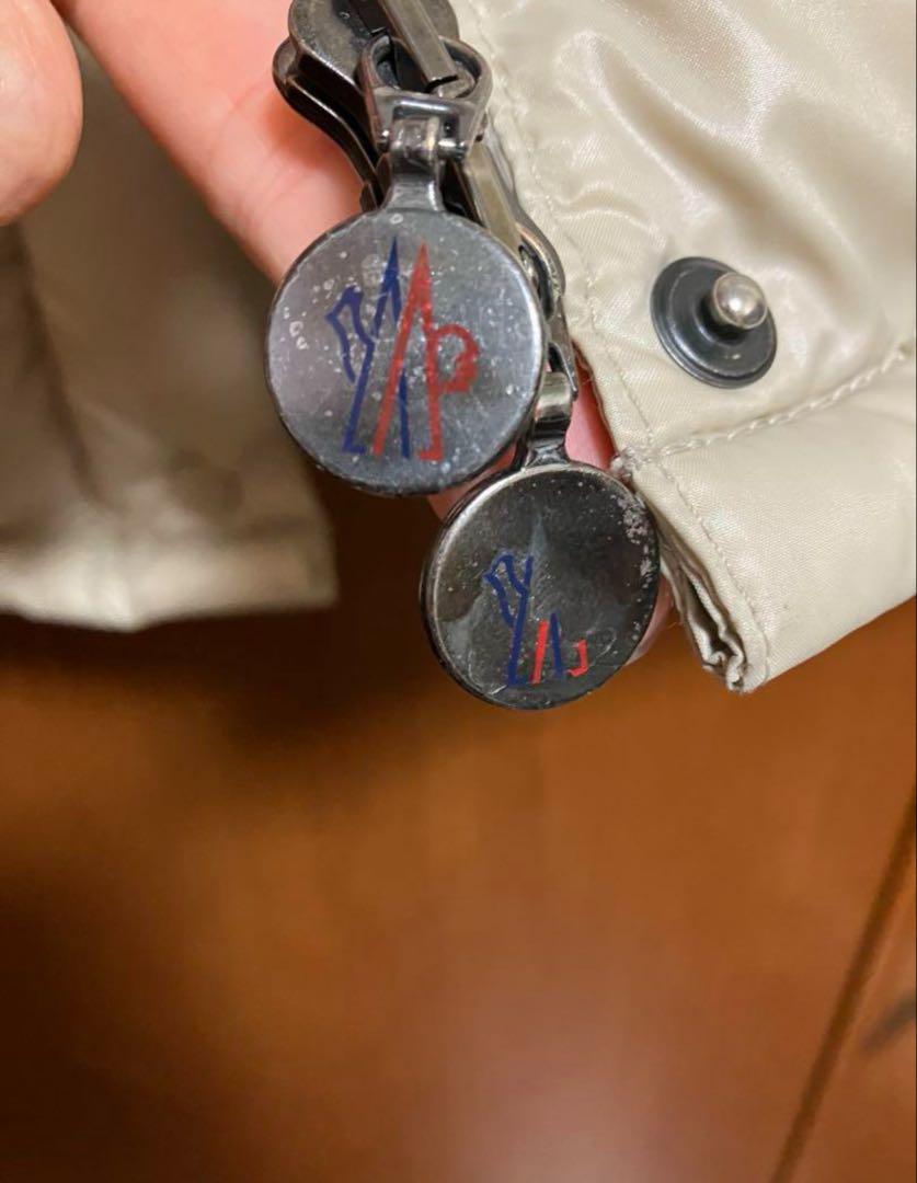 お値下げ　MONCLER ダウンジャケット アイボリー　着画あり