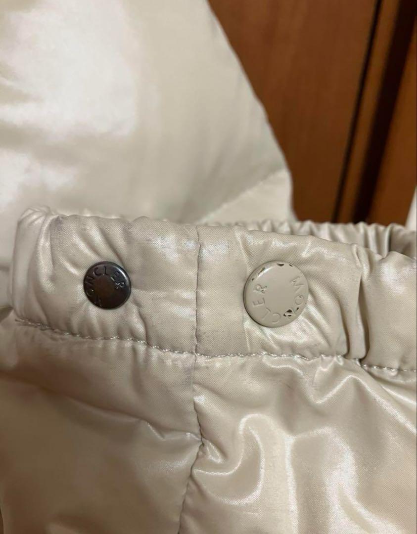 お値下げ　MONCLER ダウンジャケット アイボリー　着画あり