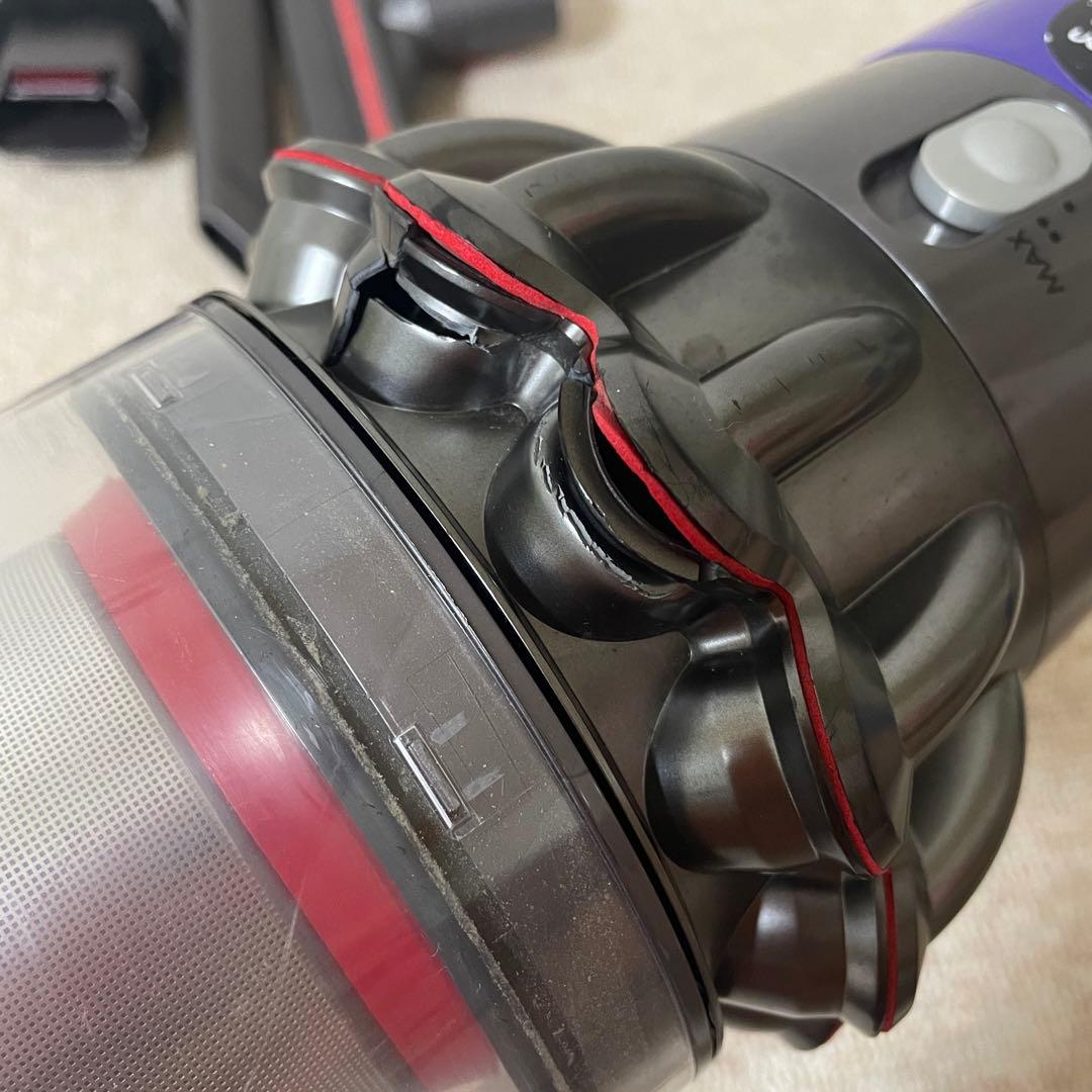 Dyson ダイソン SV12 コードレス掃除機 付属ノズル付き Dyson ダイソン SV12 コードレス掃除機 付属ノズル付き