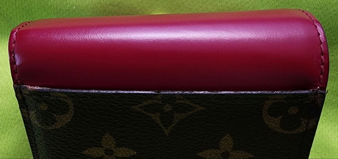 美品 ヴィトン 三つ折財布 イニシャルあり