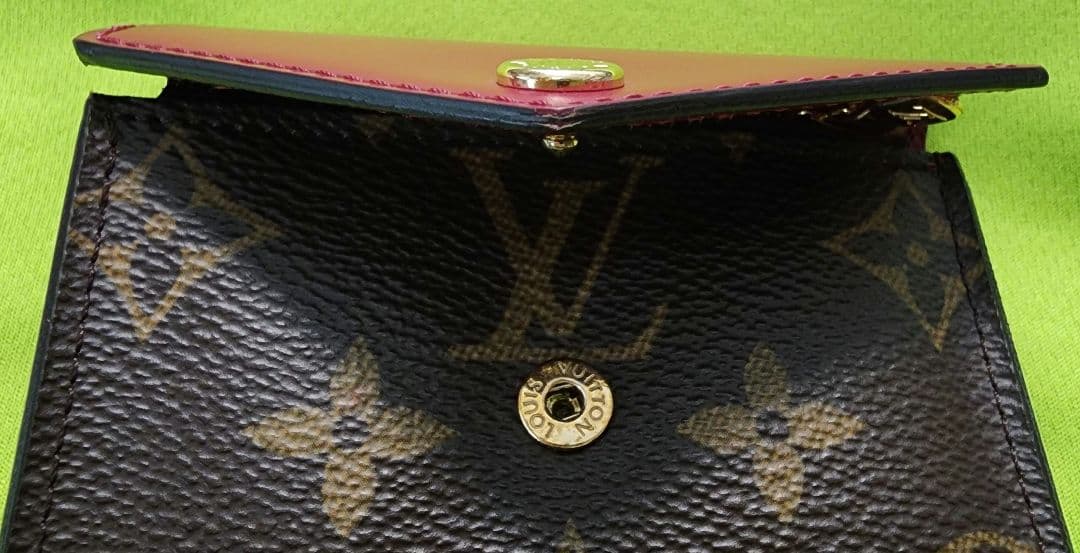 美品 ヴィトン 三つ折財布 イニシャルあり