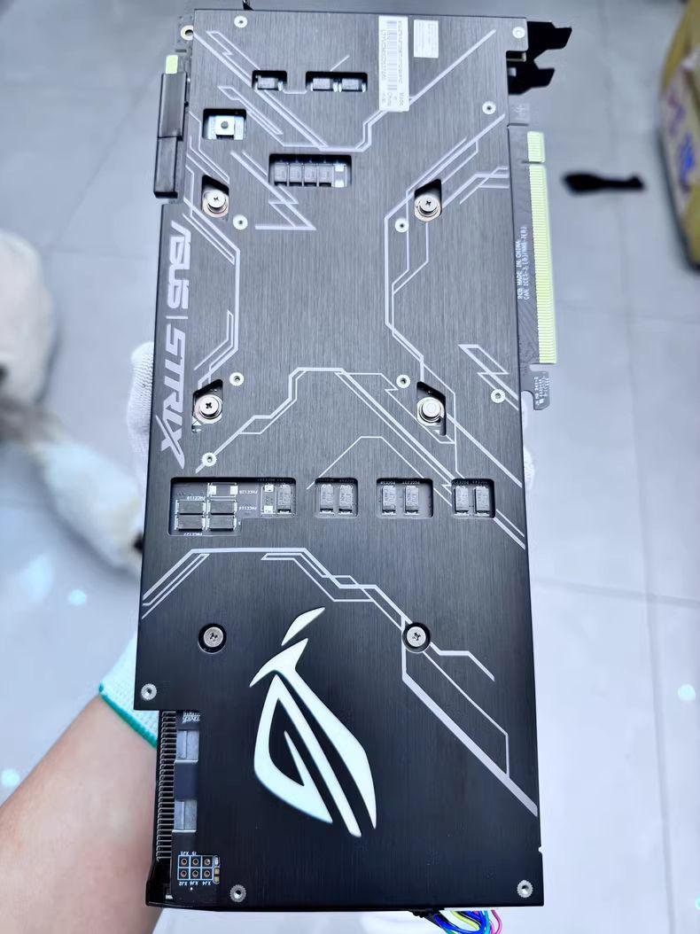 ASUS ROG Strix GeForce RTX グラフィックボード