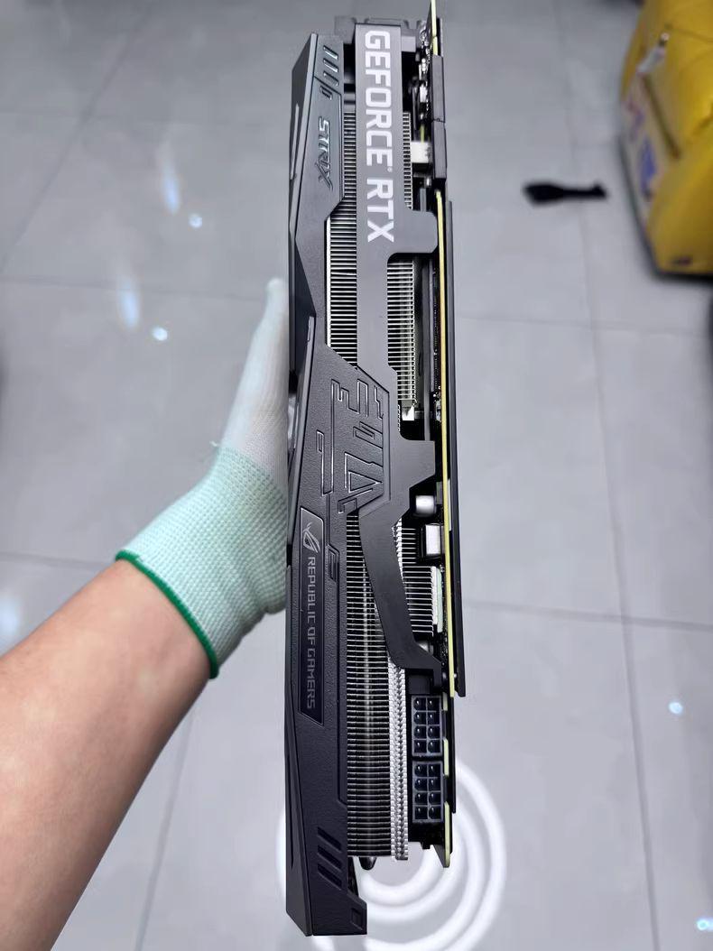 ASUS ROG Strix GeForce RTX グラフィックボード