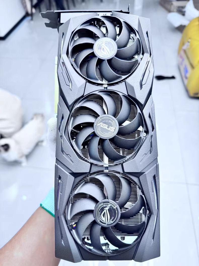 ASUS ROG Strix GeForce RTX グラフィックボード