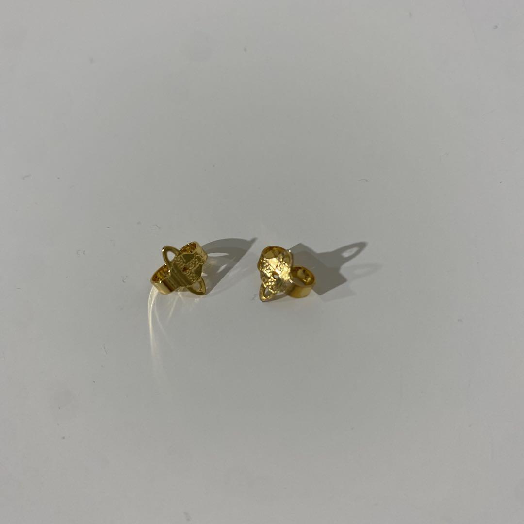 ヴィヴィアン　ピアス