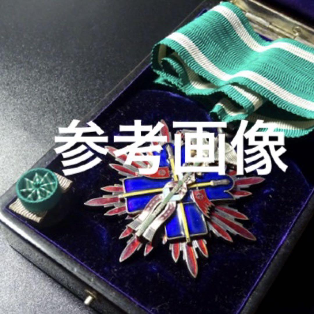 メルカリ最安値！】 勲章 記章 徽章 昭和期 戦後版 勲三等瑞宝章