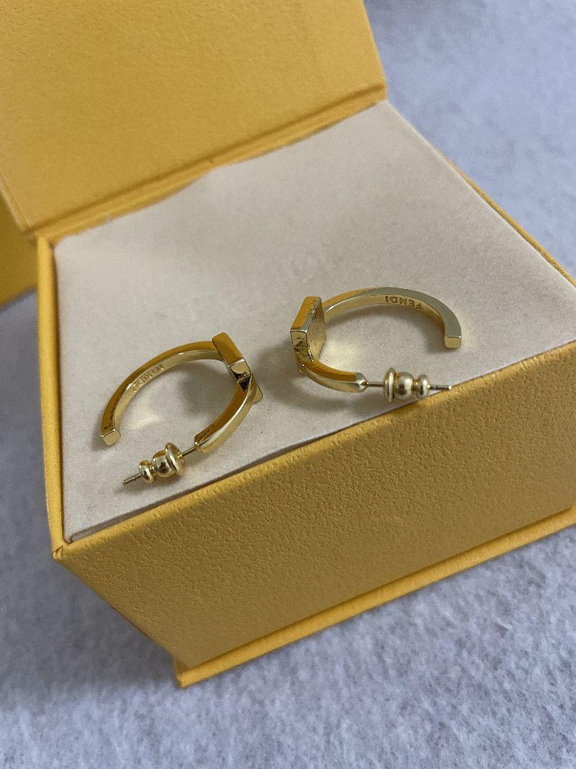 フェンディ ゴールド ピアス 刻印あり