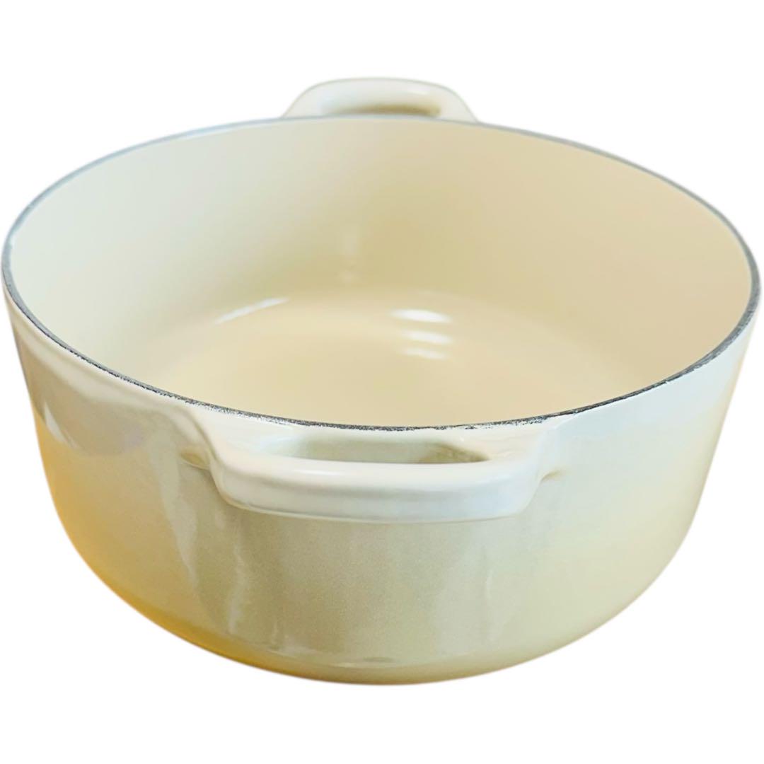 【新品】ル・クルーゼ 両手鍋 27cm オーバル（Oval Dutch Oven