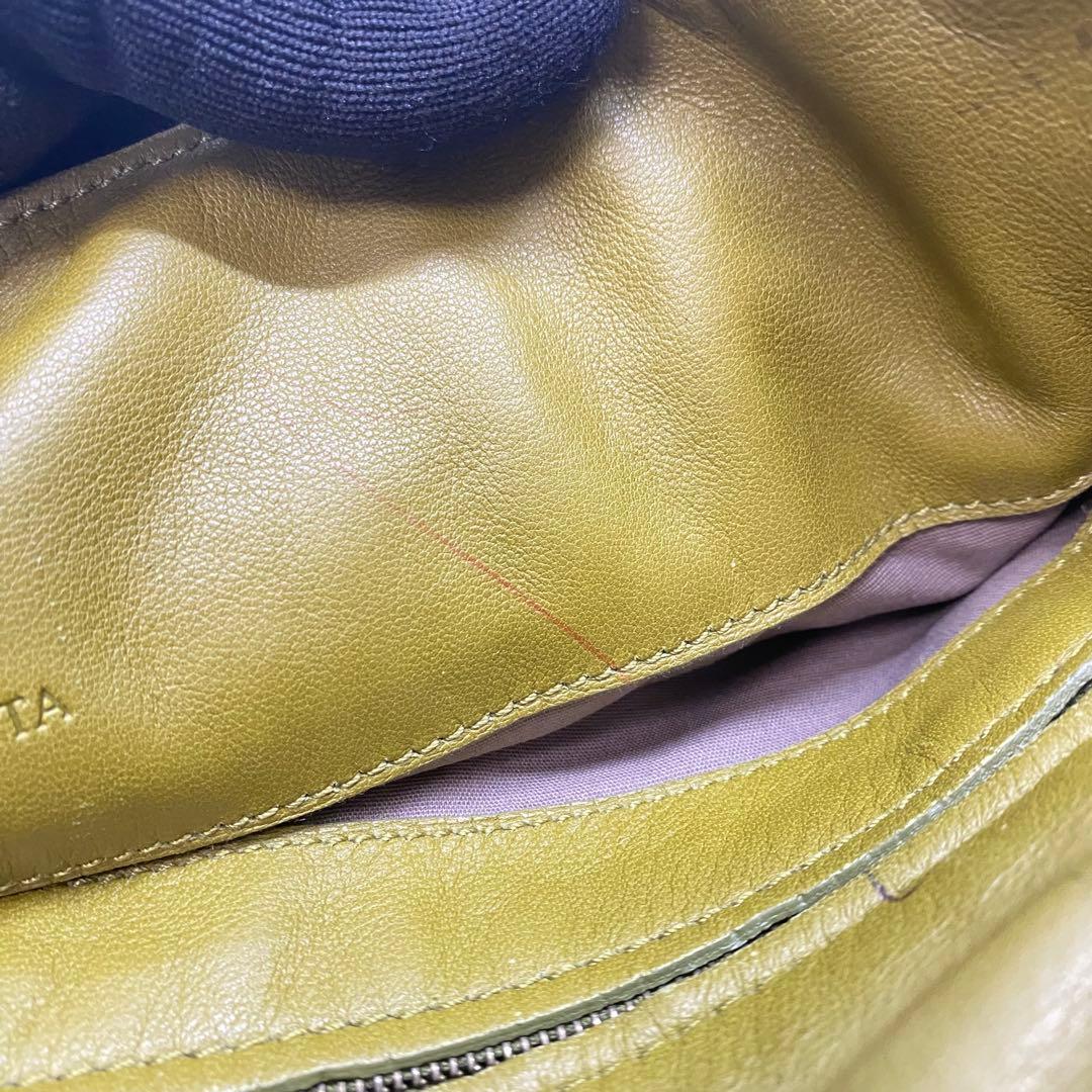 【美品】ボッテガヴェネタ ショルダーバッグ イントレチャート カーキ 【美品】ボッテガヴェネタ ショルダーバッグ イントレチャート カーキ